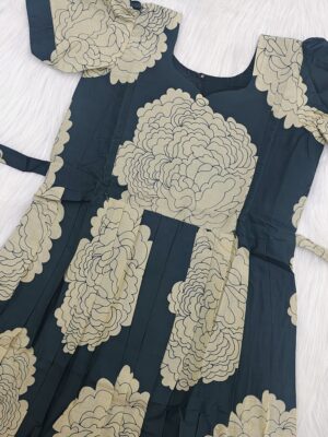 GREEN BLOOM OUTLINE | ZIPPER