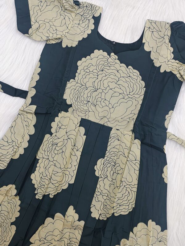 GREEN BLOOM OUTLINE | ZIPPER