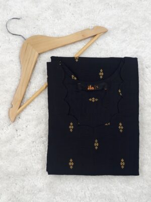 BLACK RETRO | STRAIGHT CUT